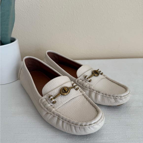 New Coach Ivory Leather Flexible Loafers - Picture 3 of 13